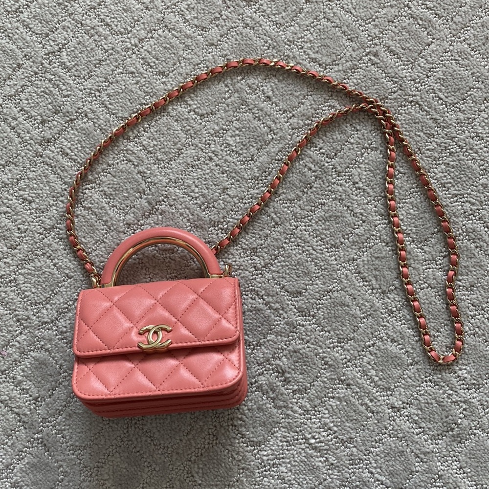 Chanel mini pink flap bag with handle 😍